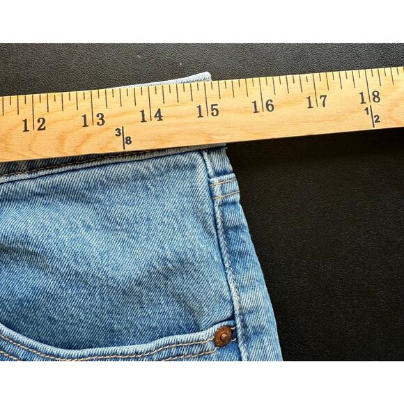 LEVIS Premium Ribcage Shorts Size 30 Big E Super High Rise Classic With Raw Hem - Picture 3 of 12